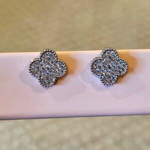 Vintage Alhambra Sweet Alhambra Motif Clip On Earrings